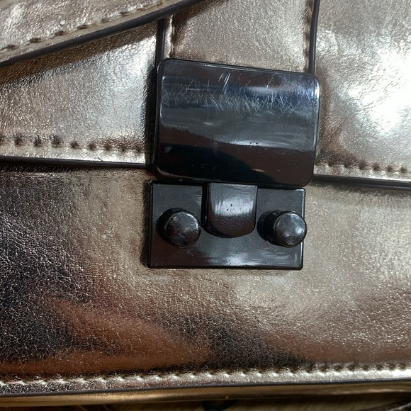 Sondra Roberts | Rose Gold Faux Leather Crossbody Wristlet Clutch Zip Around Bag - Picture 5 of 17